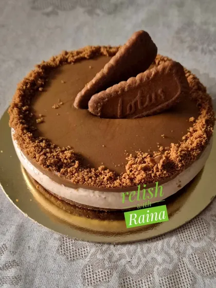 For all the caramel lovers, here is my eggless Lotus Biscoff Cheesecake. It features a crumbly Biscoff biscuit base, a smooth cream cheese filling, and a generous topping of Biscoff spread.