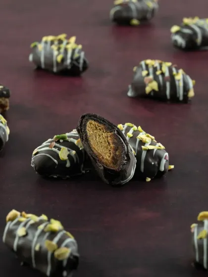 Our Kunafa Date Crunch chocolates are a delightful fusion of textures and flavours. Each one is filled with crunchy Kunafa and coated in rich chocolate.