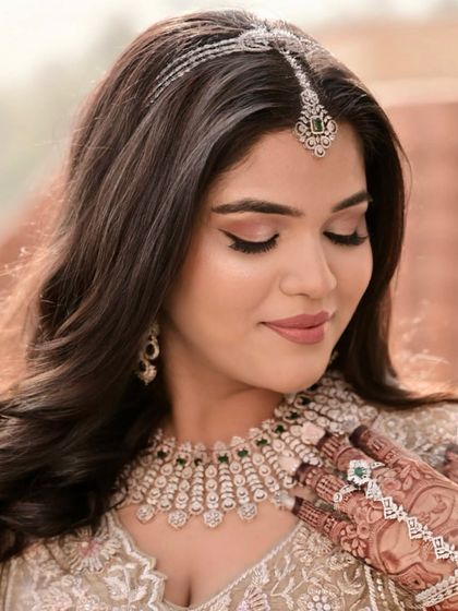 Modern & Pastel Bridal Looks photo 26