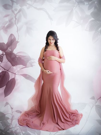 Solo Radiance: Portraits of the Mother-to-Be photo 197