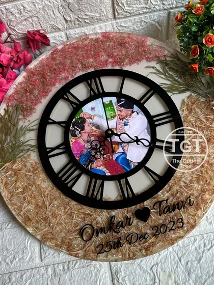 Another perspective of the 16-inch clock, highlighting the delicate pearls scattered among the preserved flowers.