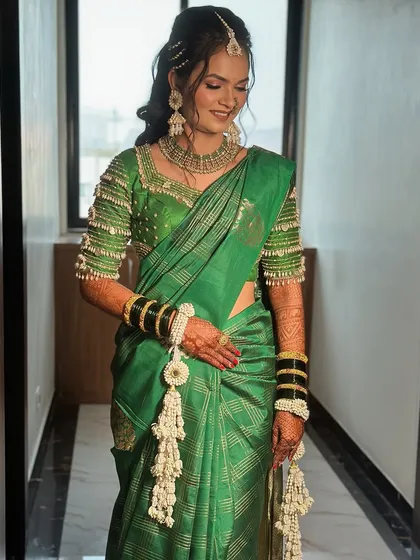 Another look at this bride's elegant Haldi attire. Our fresh flower jewellery is designed to stay fresh and beautiful throughout the entire ceremony.
