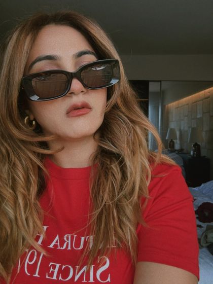 Another angle of these chic Gucci frames. When wearing statement sunglasses, I recommend keeping your makeup minimal to let the frames lead the look.