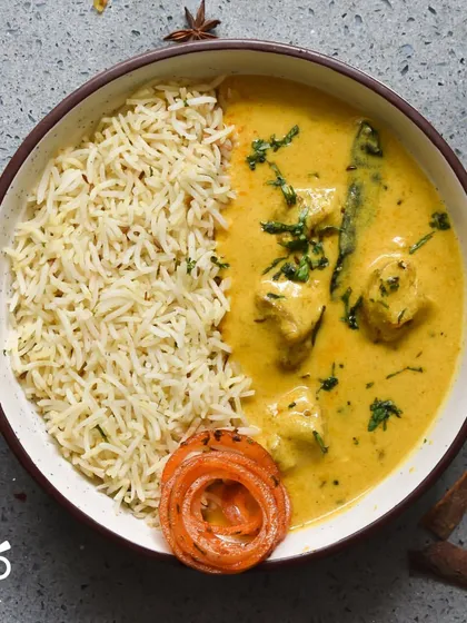 Monday lunch sorted with my Kadhi Chawal! It's a simple, delicious, and easy-on-the-pocket combo that gives you the energy to conquer the week ahead.