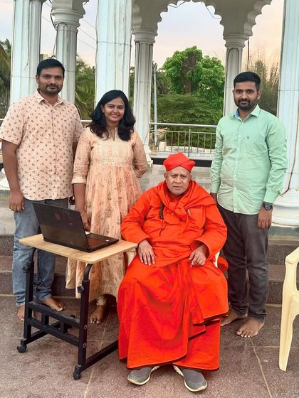 A moment of gratitude with our team and Dr. Shivamurthy Shivacharya Mahaswamiji after a successful design presentation. Being part of projects that serve the community is a core part of our mission.