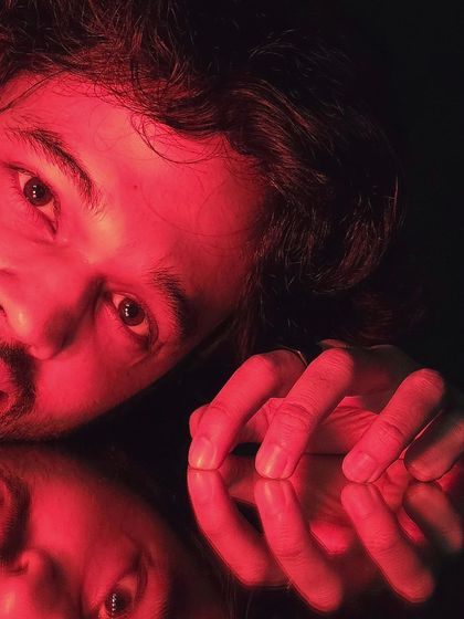 A moody, low-light portrait shot for a Samsung Nightography campaign. This image showcases my ability to direct and shoot portraits that are both artistic and technically proficient in challenging conditions.