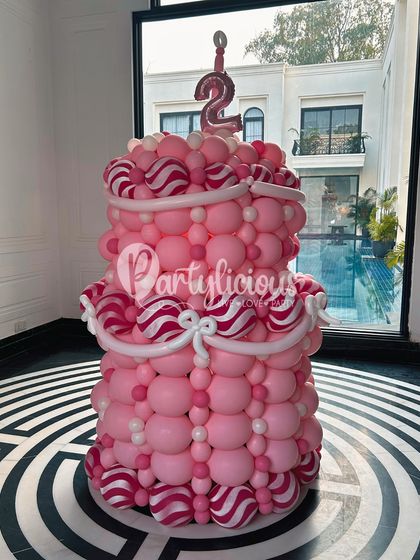 Grand Balloon Sculptures photo 4