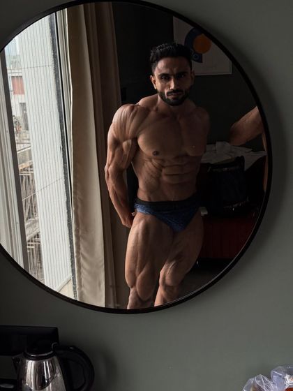 Side pose check. Making sure the lines are sharp.