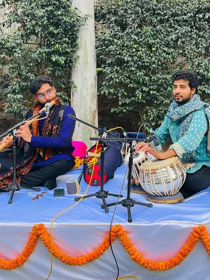Another view of our outdoor flute and tabla duet.
