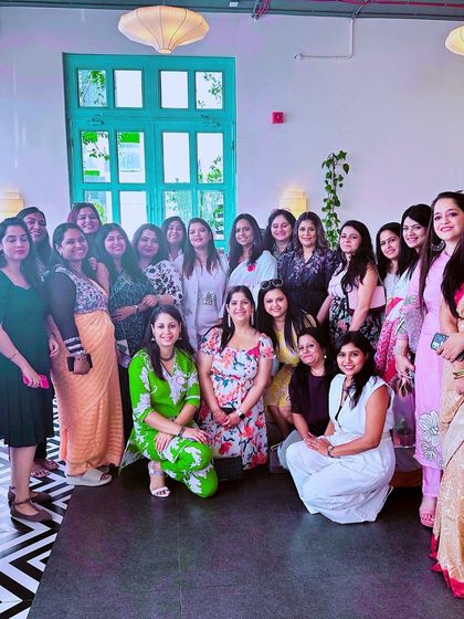 A group photo with the inspiring women from the Momsharesclub at their Shakti meet and greet event. It was a wonderful opportunity to connect with so many motivating mothers and share my love for table styling.
