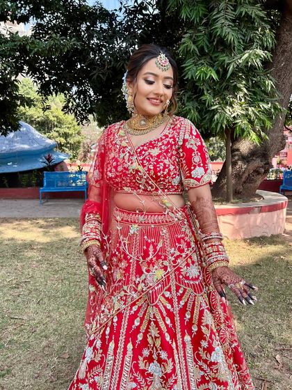 Classic Red & Pink Bridal Looks photo 86