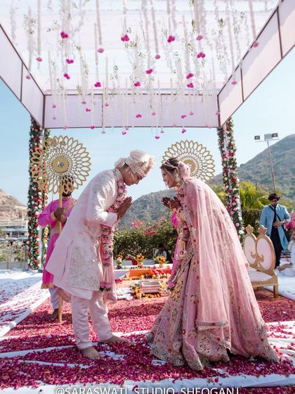 Theatrical Varmala & Ring Ceremonies photo 11