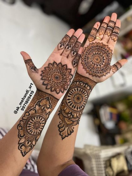 Abhishek Kumar - Bridal Mehndi Elegant Back of Hand & Minimalist Designs photo 22