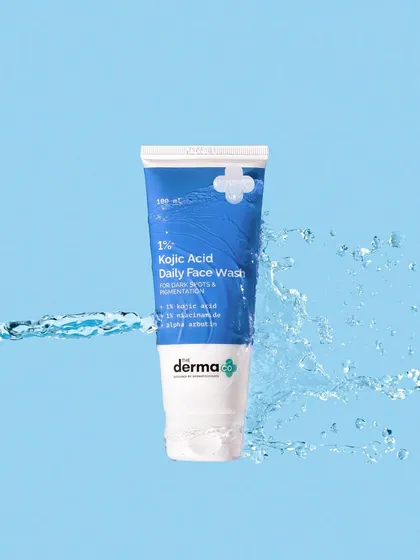 Capturing the perfect splash is a mix of art and science. For this shot, we froze the action as water elegantly wraps around the face wash tube, creating a dynamic and refreshing image that screams hydration.