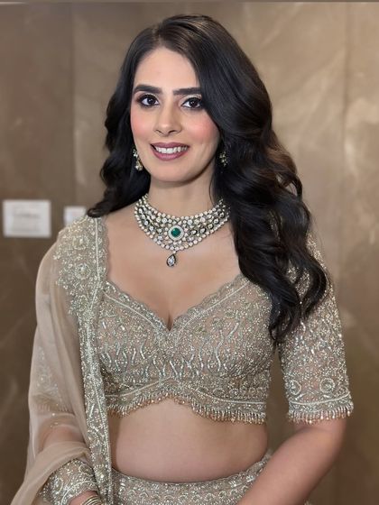 Elegant Engagement Looks photo 8