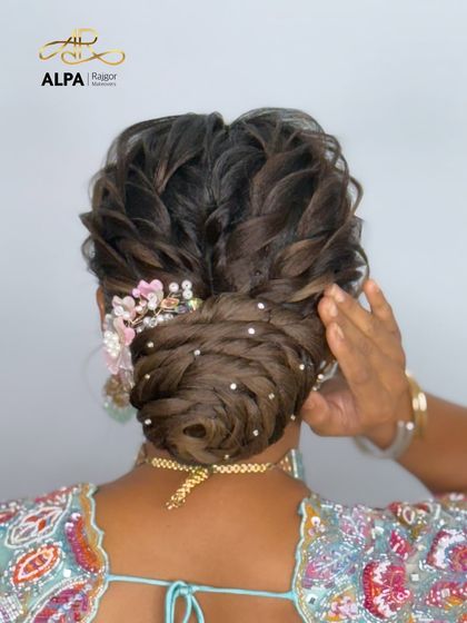 Handmade Floral & Hair Accessories photo 8