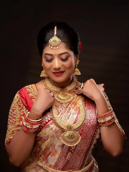 This bride is wearing a stunning antique double-layered haram. I offer such unique and grand pieces for rent to make your wedding day unforgettable.