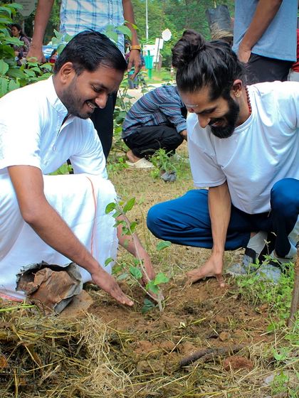 Art of Living - Spiritual Retreats & Campus Experience The Spirit of Seva (Selfless Service) photo 9