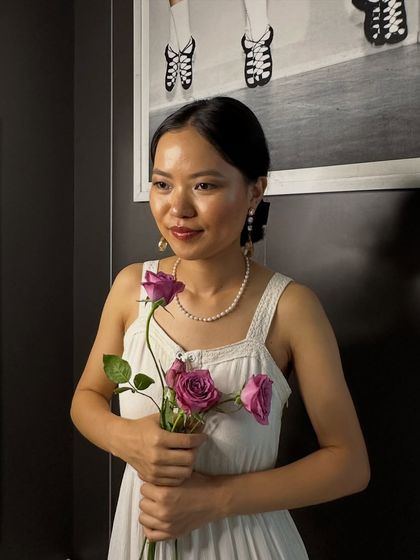 We also teach soft, elegant makeup perfect for pre-wedding shoots or minimalist brides. This look focuses on natural beauty and a gentle glow.