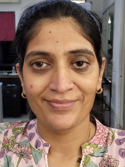 Elegant Makeup for Family & Guests photo 7