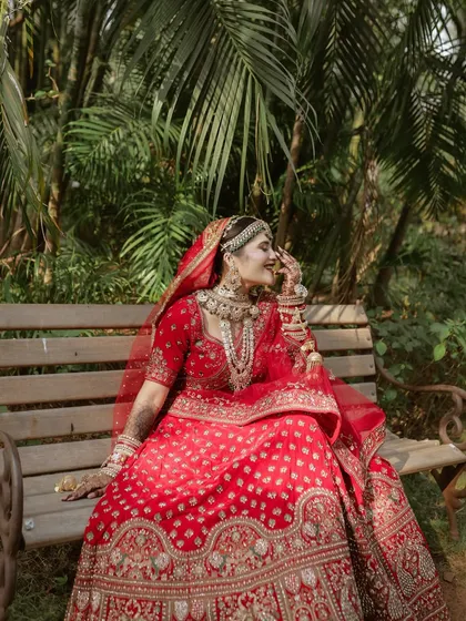 A candid laugh from the bride. These genuine moments of happiness are what we love to capture on the wedding day.