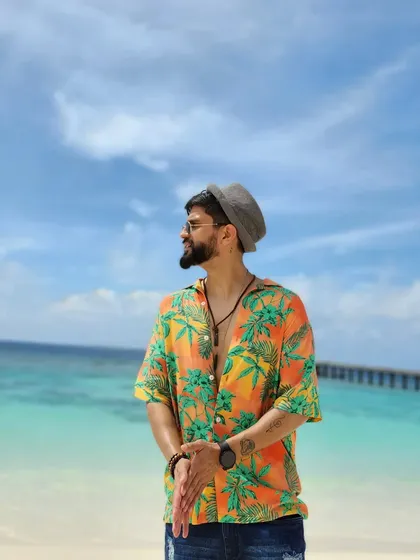 Another shot from the Maldives, feeling like a 'Jaadugar' (magician) with the beautiful ocean as my backdrop.
