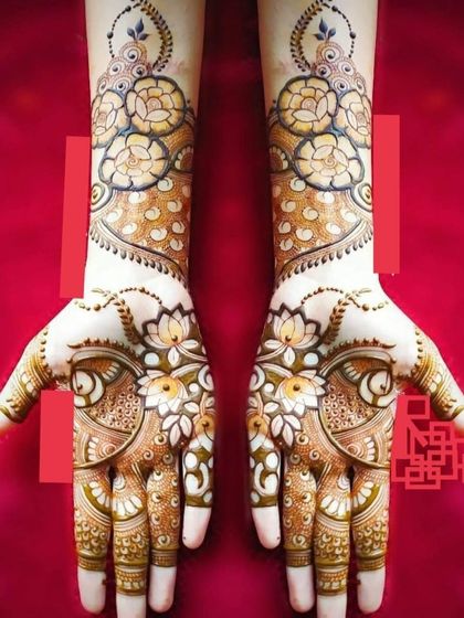 A stunning floral design with white henna highlights, creating a unique and eye-catching 3D effect.