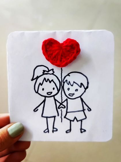 I'm excited to introduce my new greeting cards, which feature a removable crochet heart. It's a unique and thoughtful card that doubles as a small keepsake gift.