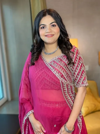 A clean and dewy makeup look for this gorgeous client. Perfect for a family function, this style is fresh, radiant, and lets her natural beauty shine.