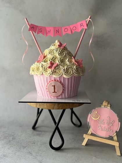 Kopal Bhargava - Custom Designer Cakes Interactive Smash & Surprise Cakes photo 3