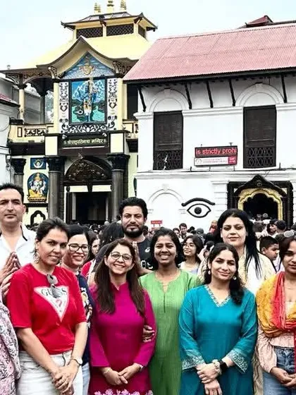 Another group photo in front of the Pashupatinath Temple. The smiles say it all.
