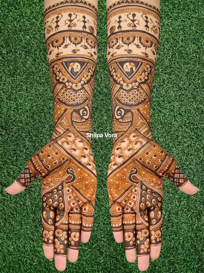 The same Warli-inspired bridal design on a green background.