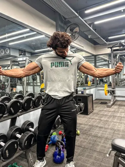 13 days to go. The physique is tightening up. This is a crucial time for dialing in the final look.