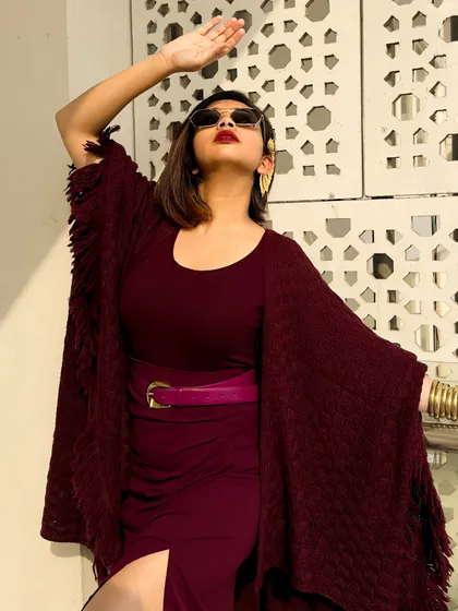 Looking up, feeling dramatic and powerful. This outfit is all about making a statement.