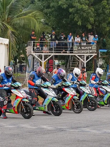 The starting grid is buzzing with energy during the EV Racing Festival we hosted. We provide a professional venue for all kinds of motorsport events, from corporate outings to national competitions.
