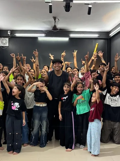 The whole class celebrating with celebrity mentor Rinku. The energy and excitement during our training batches are incredible.