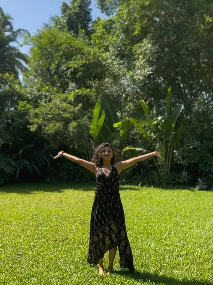 This picture captures a feeling I hold close to my heart: opening my arms to new beginnings. My expressive dance workshops are built on this feeling of letting go of what was and embracing what is, with hope and gratitude.