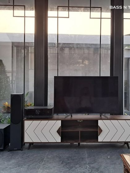 Sleek Living Room & Multi-Zone Audio photo 6