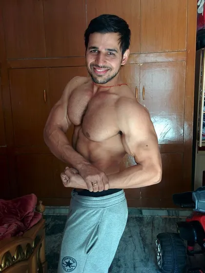 The 'before' shot of my own transformation. Sabar rakho, manzil jarur milegi.