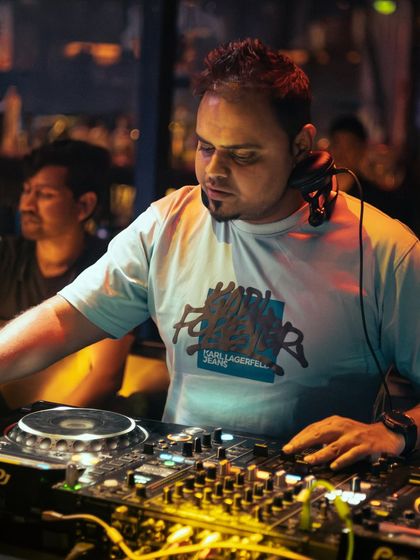 Another angle of me at the decks at Hoot Cafe.