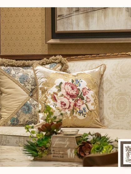 Country Villa Decor - Vintage & Classic Furniture Statement Seating: Sofas, Armchairs & Loungers photo 8