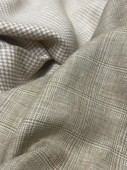 We present the ultimate comfort in light, airy fabrics, tailored to your perfect fit. Explore our range of checks and houndstooth.