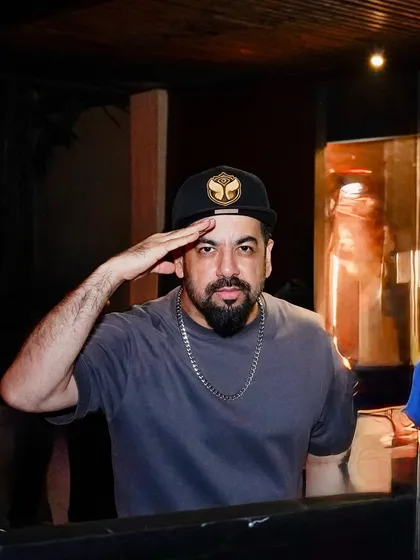 Saluting the crowd at the end of a great set. Your energy fuels mine.