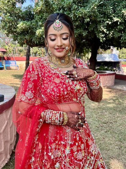 Classic Red & Pink Bridal Looks photo 91