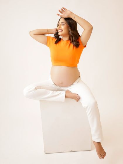 Solo Radiance: Portraits of the Mother-to-Be photo 201