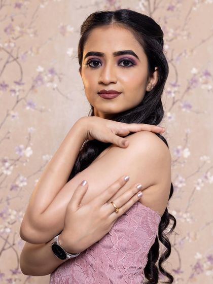 This portrait shows how a dramatic eye can still look sophisticated and elegant. It's all about balance and precise application.