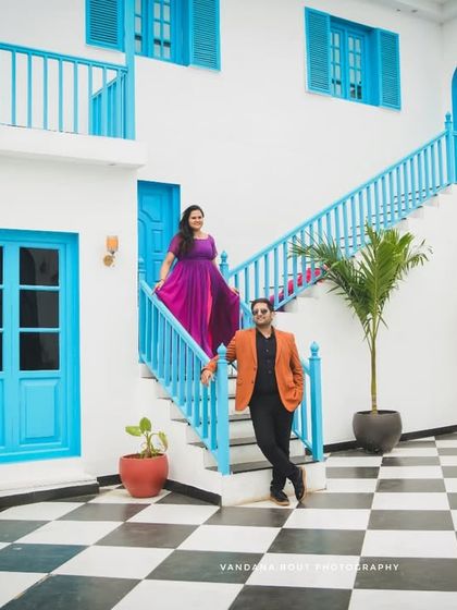 This Santorini-themed location in Bangalore offers a slice of Greece close to home. The iconic white and blue architecture creates a stunning and romantic setting for a pre-wedding shoot.