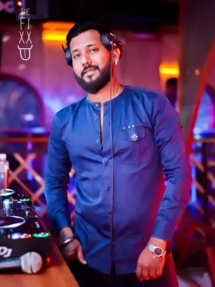 A moment of calm before the storm. Ready to spread love and happiness through music.