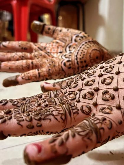 Intricate Bridal & Engagement Mehandi photo 12