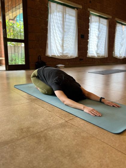 Pratyaksha Yoga - Yoga Teacher Training Beyond the Mat: Philosophy, Breath & Chanting photo 17